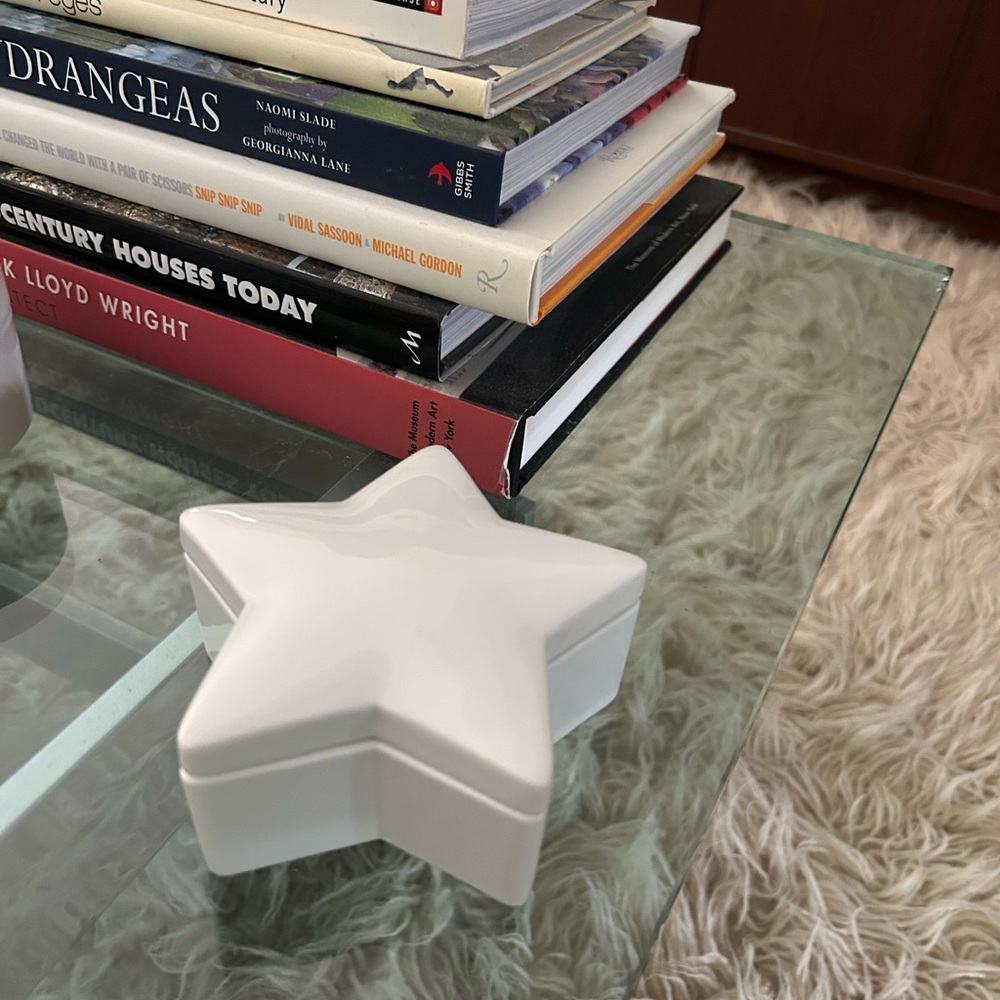 Tiffany & Co White Porcelain Star-Shaped Trinket Ring Box